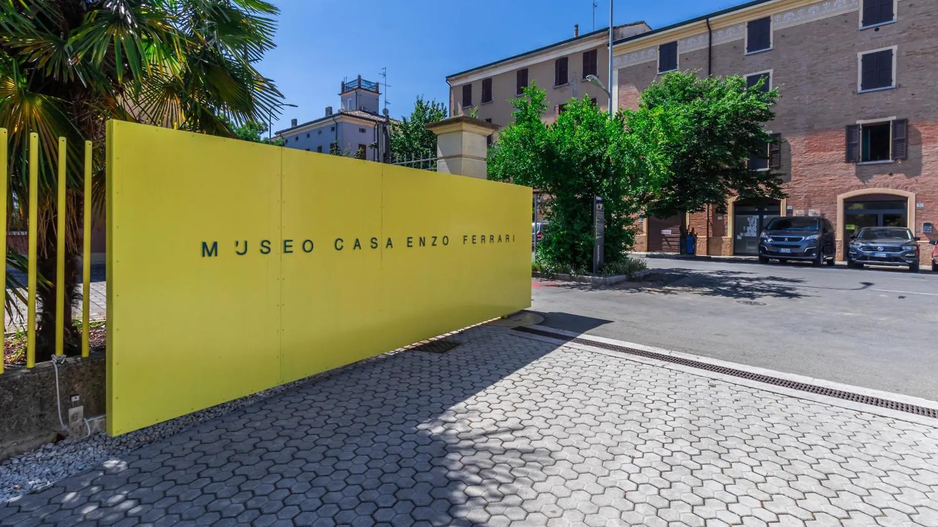 Enzo Ferrari Museum -Wifi, Train Station And Parking Apartment Modena 0*,