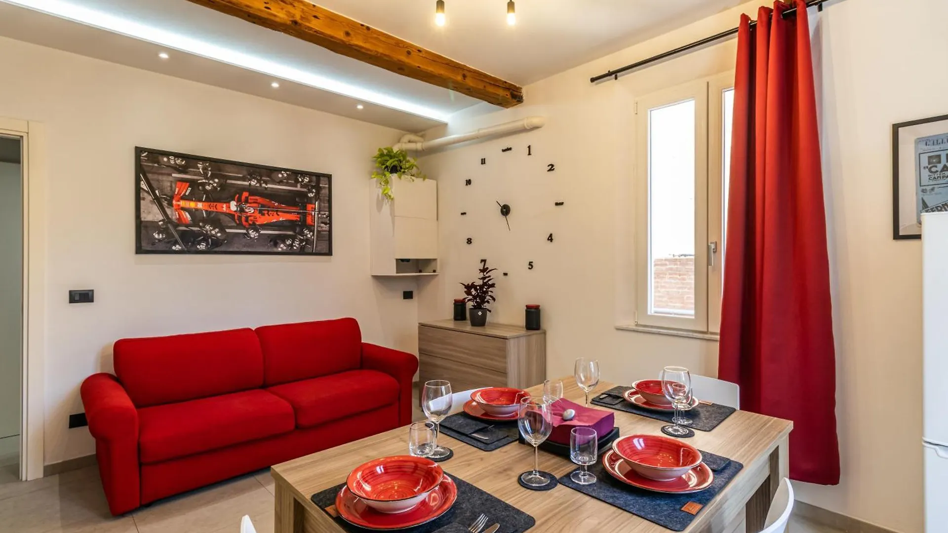 Enzo Ferrari Museum -Wifi, Train Station And Parking Apartment Modena Italy