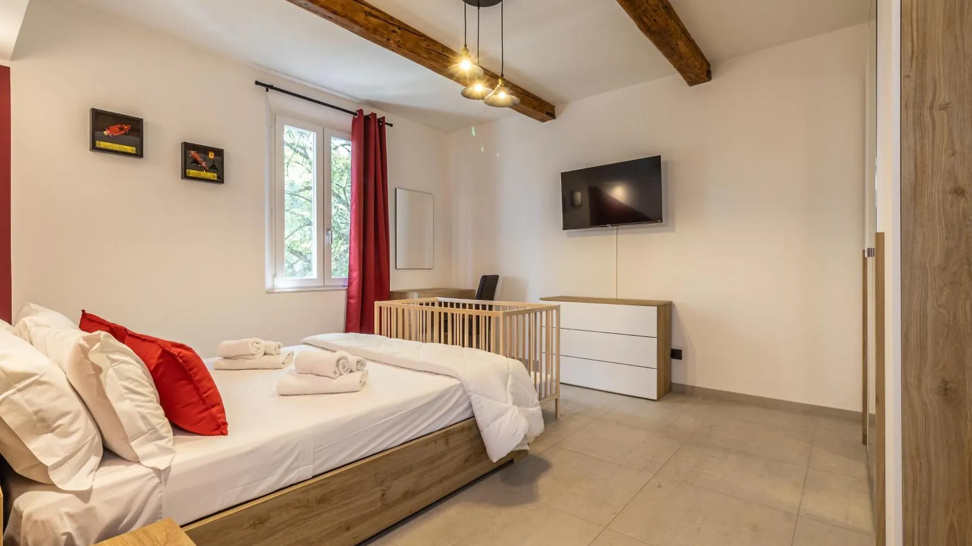 Enzo Ferrari Museum -Wifi, Train Station And Parking Apartment Modena