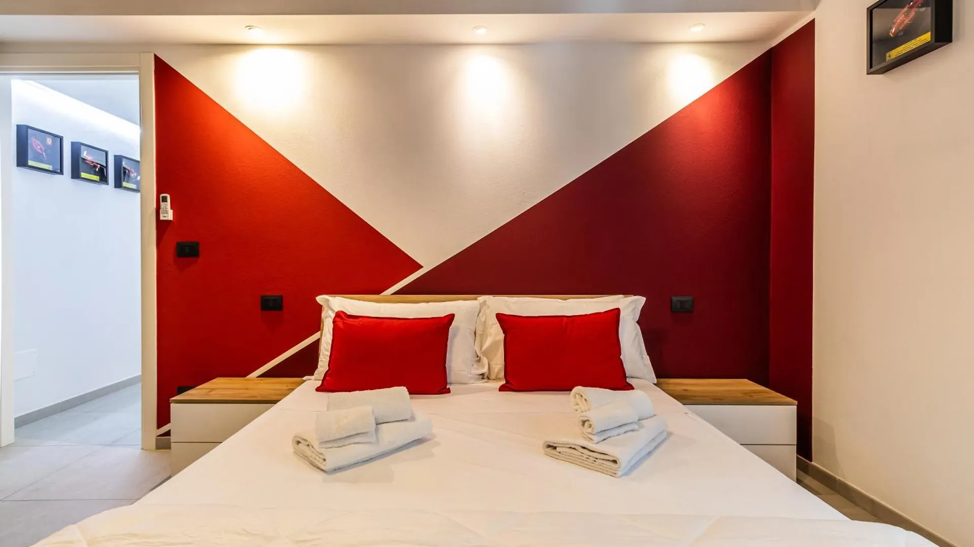 Enzo Ferrari Museum -Wifi, Train Station And Parking Apartment Modena