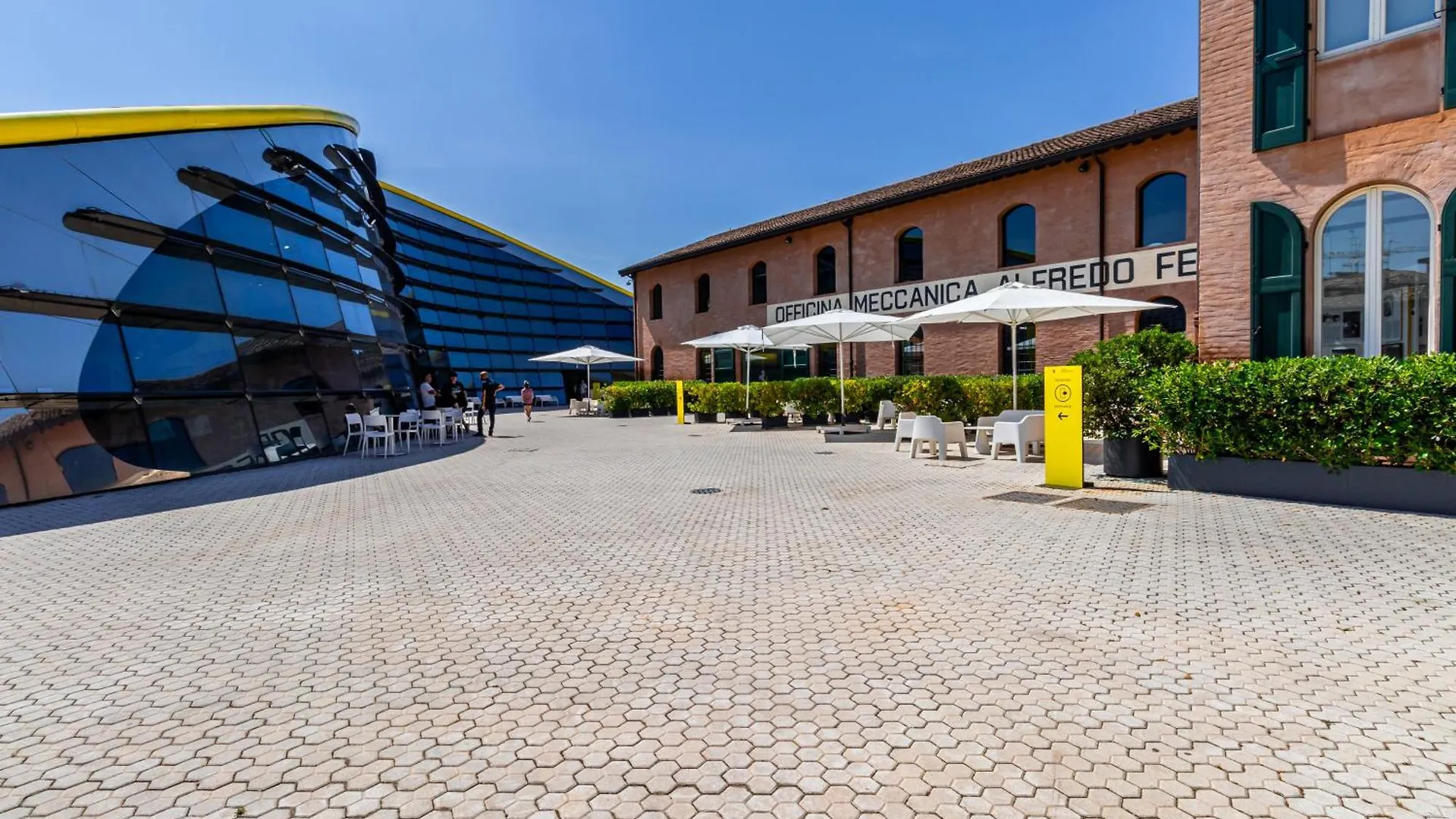 Апартаменты Enzo Ferrari Museum -Wifi, Train Station And Parking Модена Италия