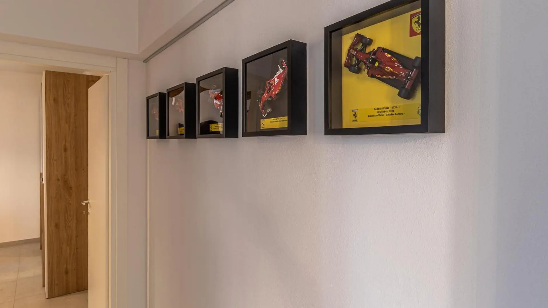 Апартаменты Enzo Ferrari Museum -Wifi, Train Station And Parking Модена 0*,